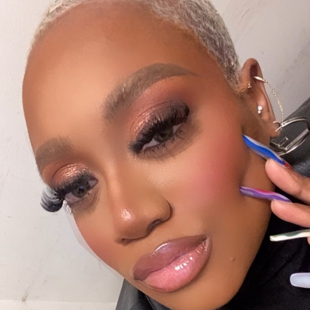 Meet your Posher, Talia